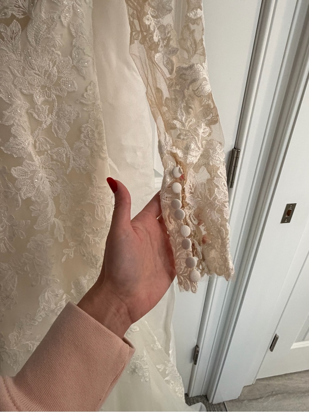 Stella York Ivory Lace Wedding Dress (6764CR) - Picture 6 of 12
